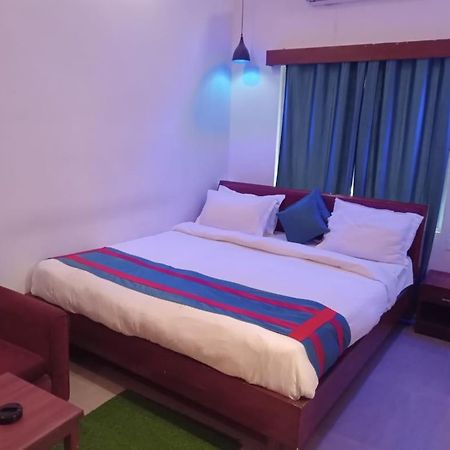 Hotel Aristro Club Kalkata Exteriér fotografie