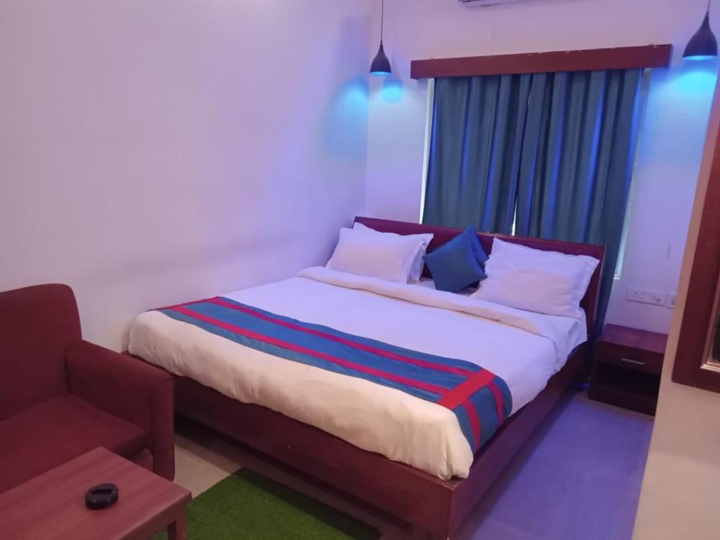 Hotel Aristro Club Kalkata Exteriér fotografie