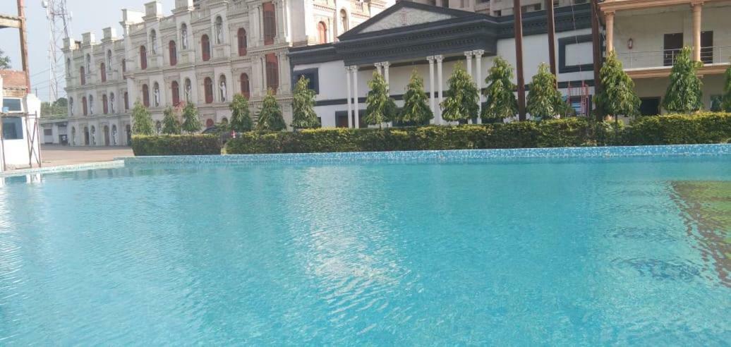 Hotel Aristro Club Kalkata Exteriér fotografie